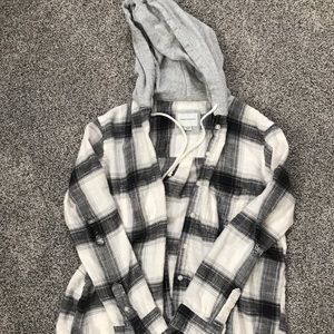 American Eagle Black and White Plaid Distressed Top